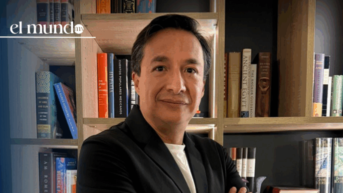 El escritor mexicano Ulises Carrillo gana premio en España