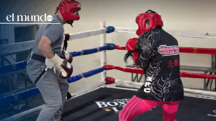 Karely Ruiz Ring Royale